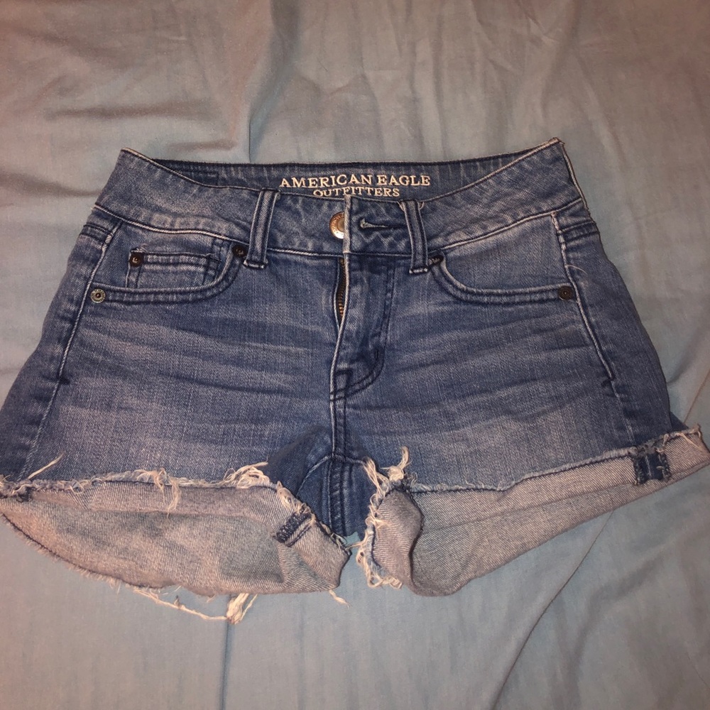 AMERICAN EAGLE SHORTIE SHORTS